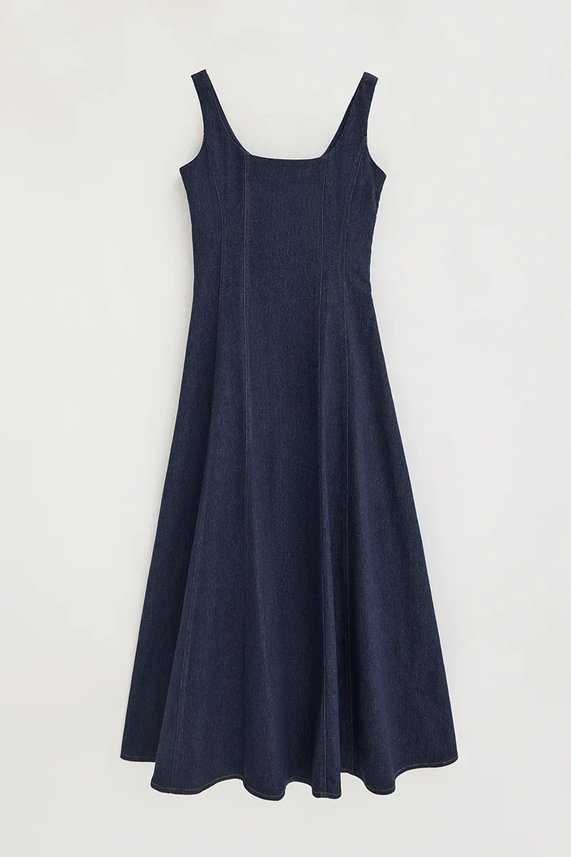 Vestido vaquero azul medio de tirantes con corte slim y logo Polo Club - Image 10