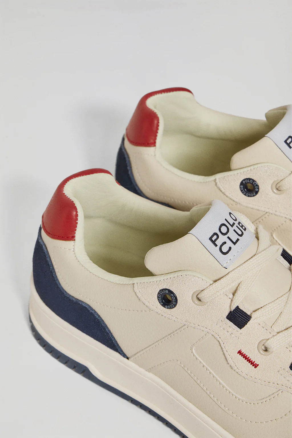 Zapatilla casual Cornell de piel sintética azul marino para hombre con detalles en contraste Polo Club - Image 3