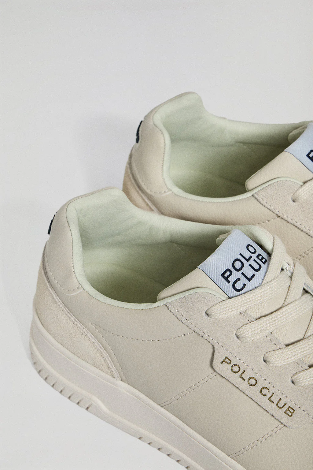 Zapatila casual Milton de piel sintética beige para hombre con detalles al tono Polo Club - Image 3